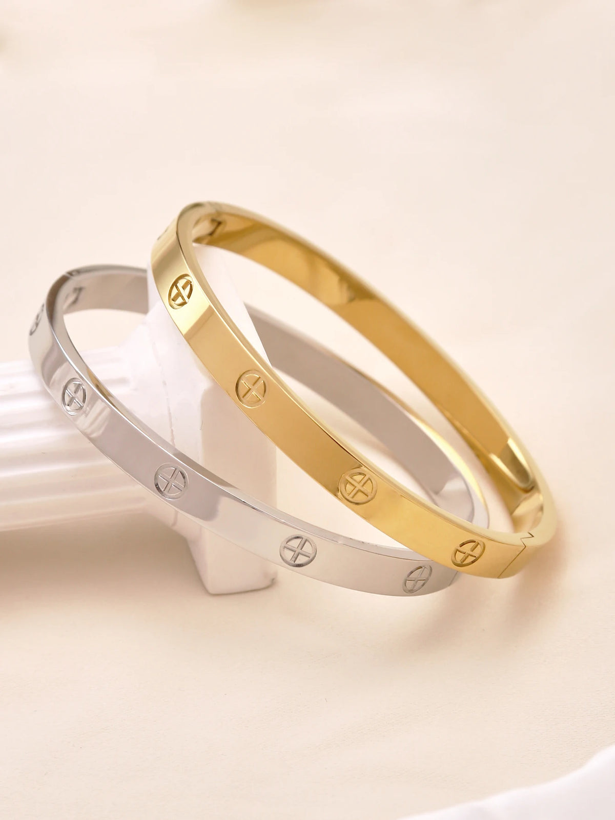 The Amor Bangle